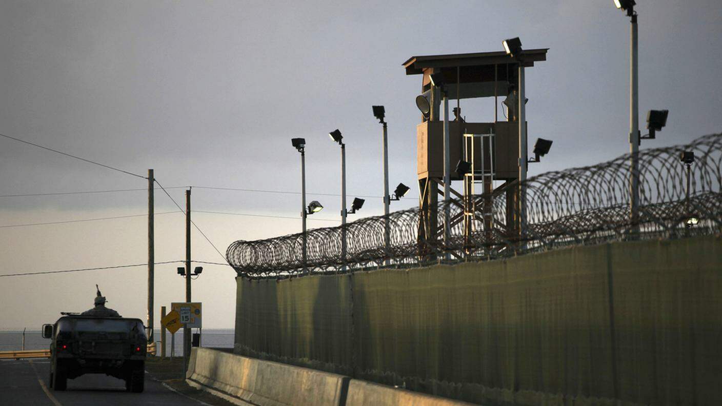 Cinque yemeniti lasciano il carcere di Guantanamo