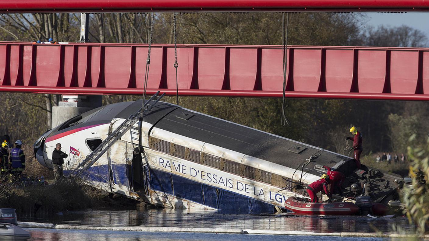 Undici morti, è definitivo il bilancio del deragliamento