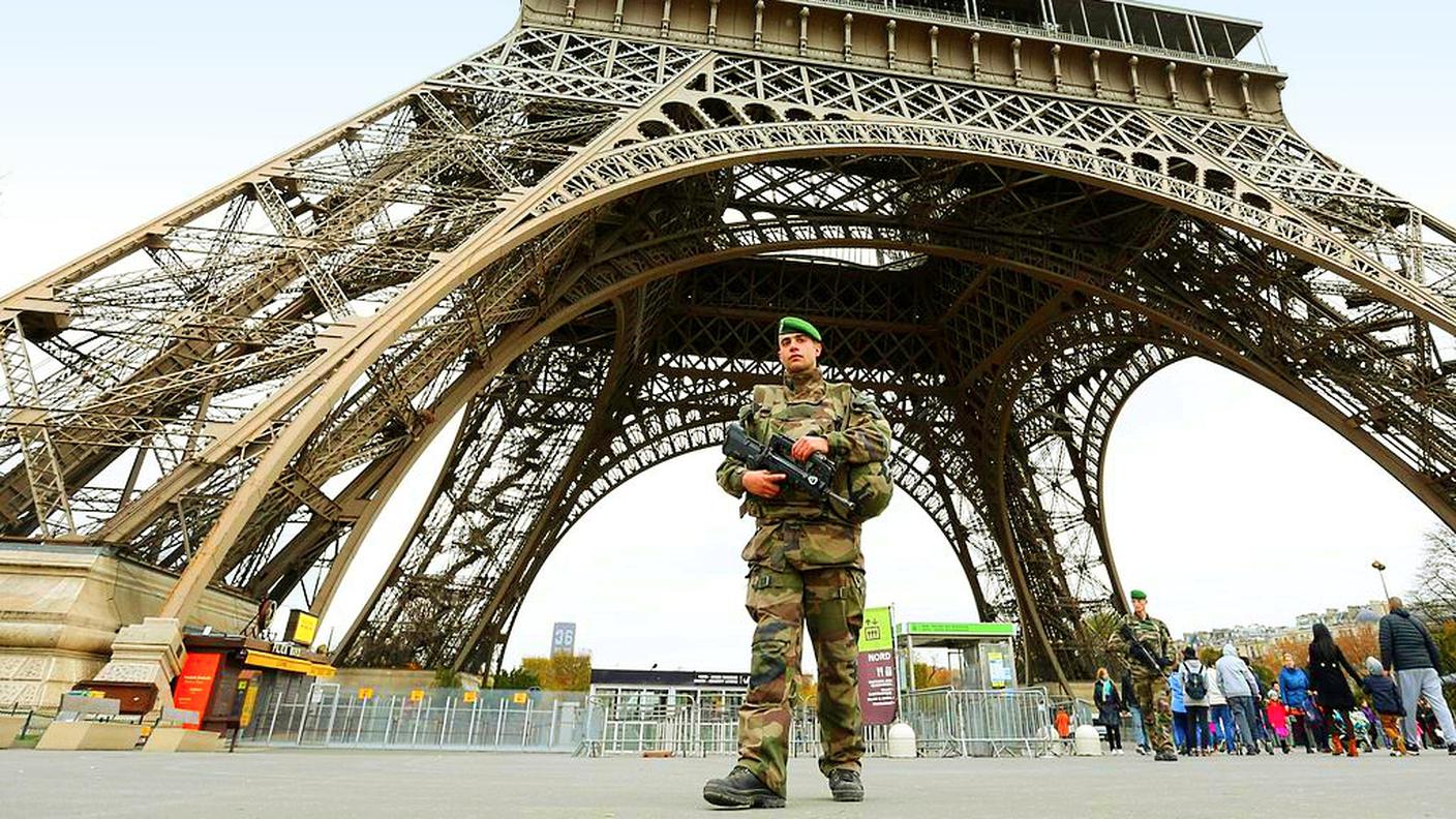 Parigi blindata dopo gli attacchi