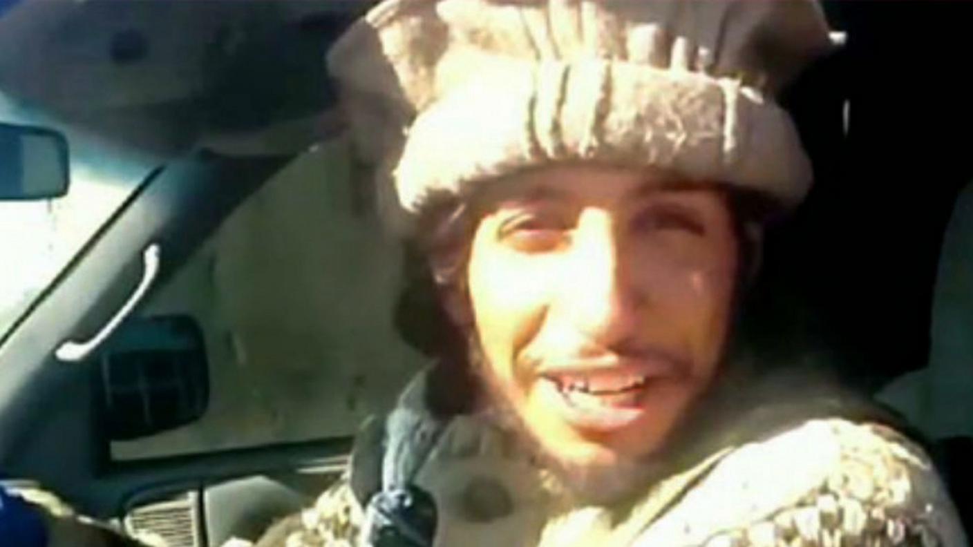 Abdelhamid Abaaoud in un'immagine di un sito jihadista