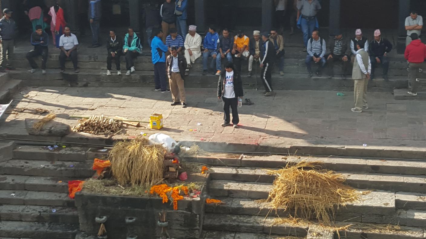 Cremazione dei morti, funerale induista