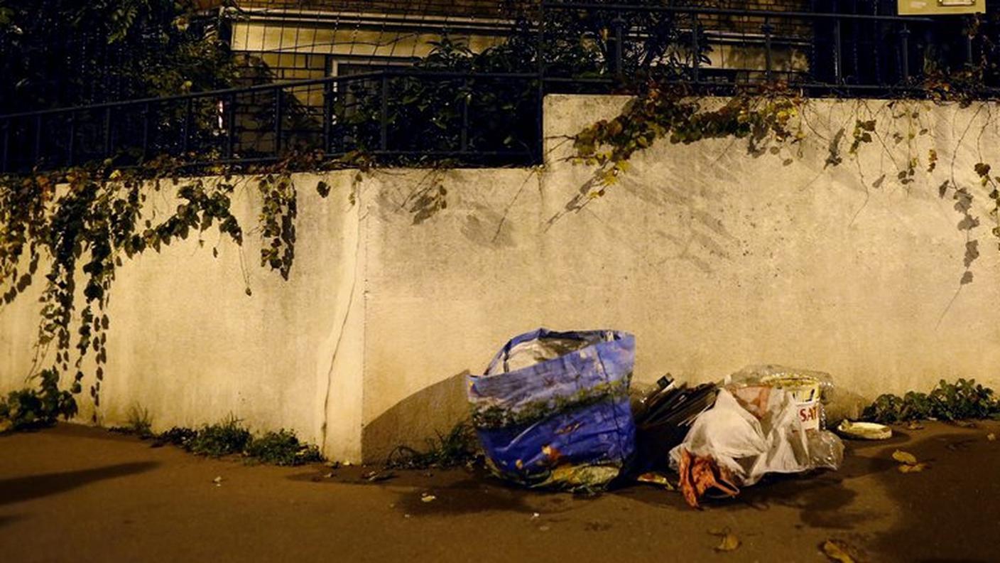 Montrouge, il punto dov'era il cestino contenente la cintura esplosiva
