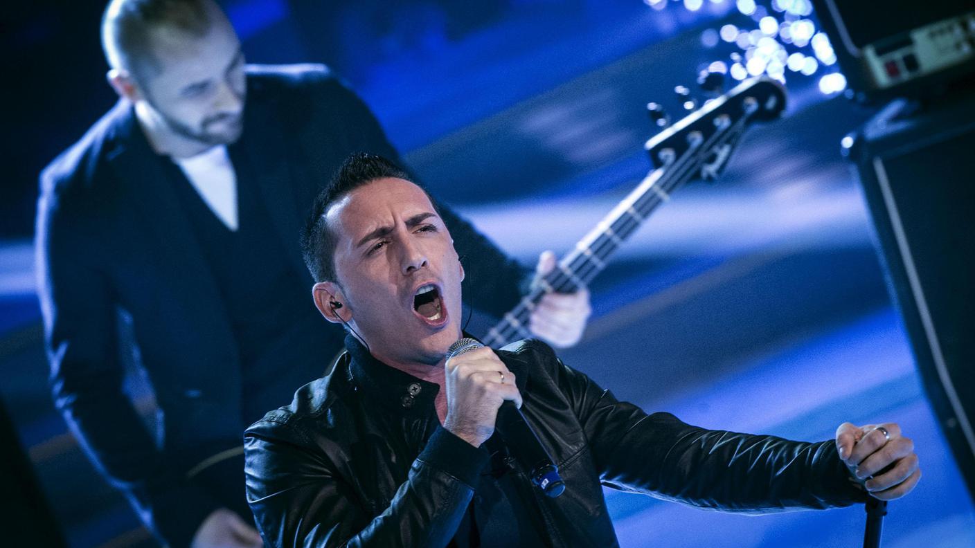 Il cantante ha aperto un nuovo profilo Facebook in forma privata