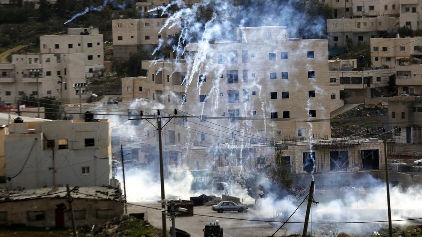 Un'immagine degli scontri a sud di Hebron