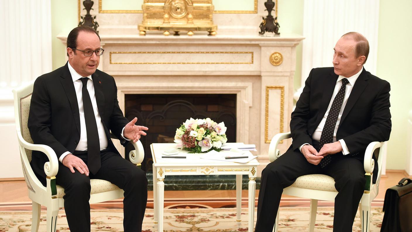 Hollande e Putin concordi sull'IS ma non su Assad