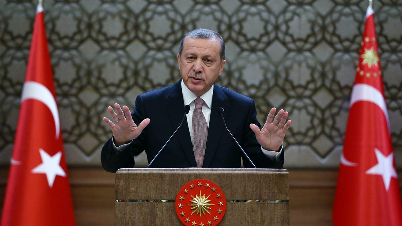 Erdogan ha invitato la Russia a ''non scherzare con il fuoco''