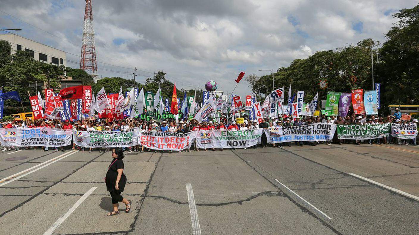 La colorata manifestazione nelle Filippine