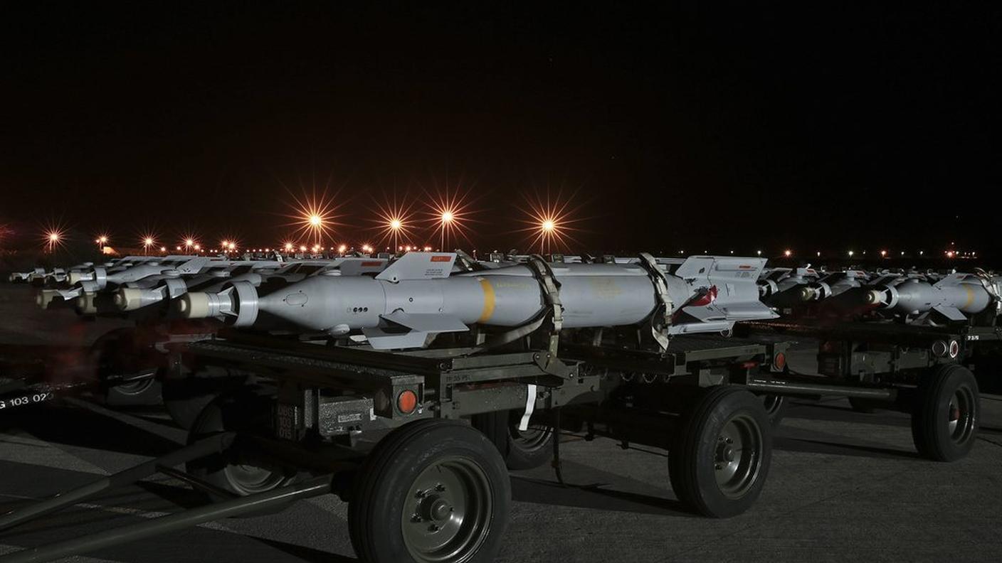 Akrotiri, i missili Paveway IV a guida laser che armano i bombardieri della RAF