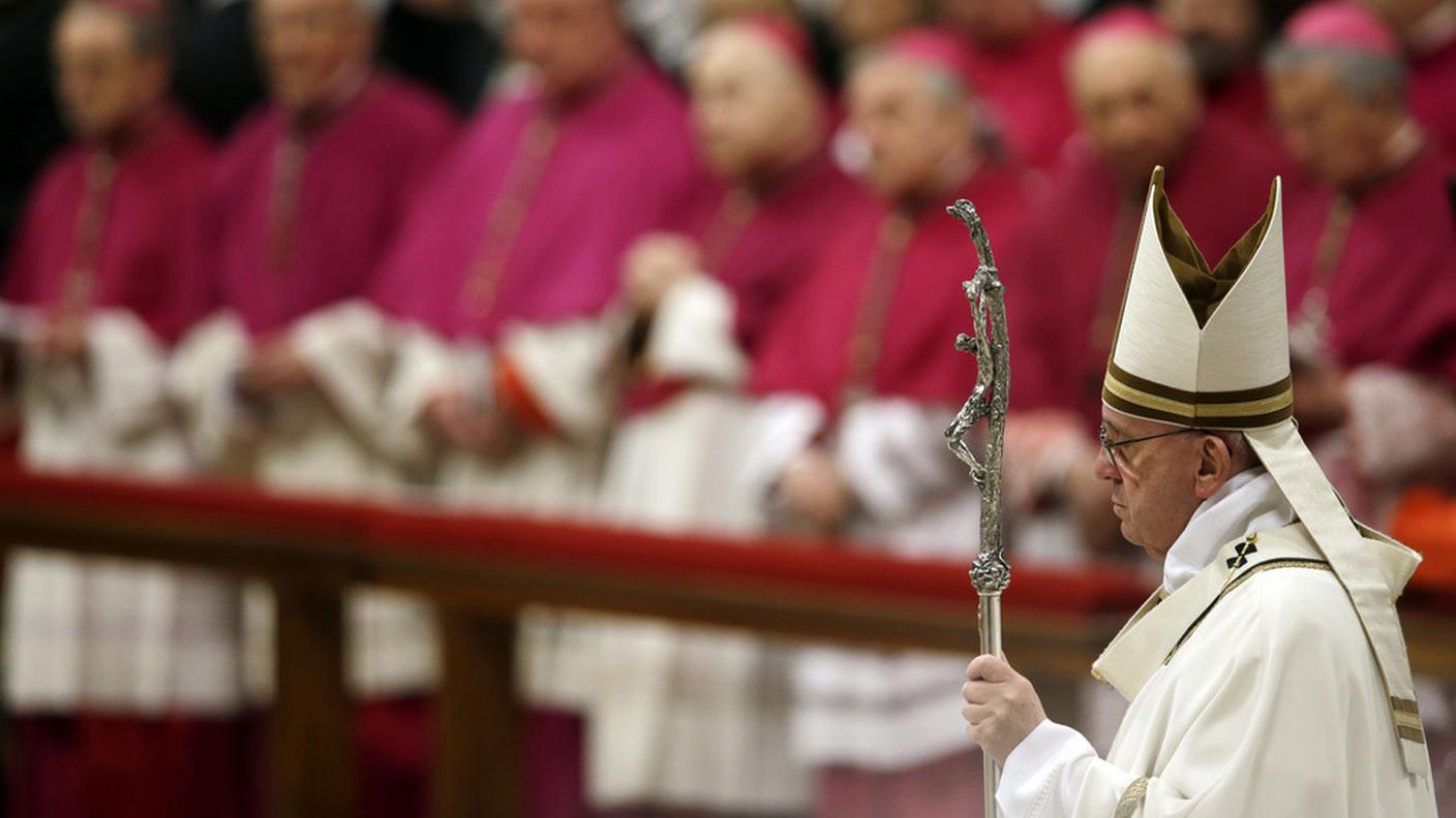La messa della notte di Natale nella basilica di San Pietro