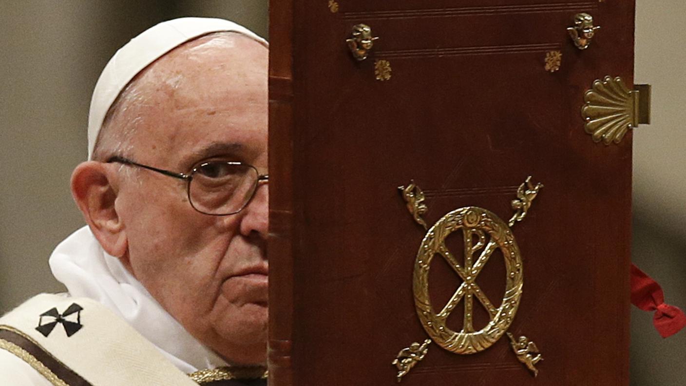 La messa della notte di Natale nella basilica di San Pietro