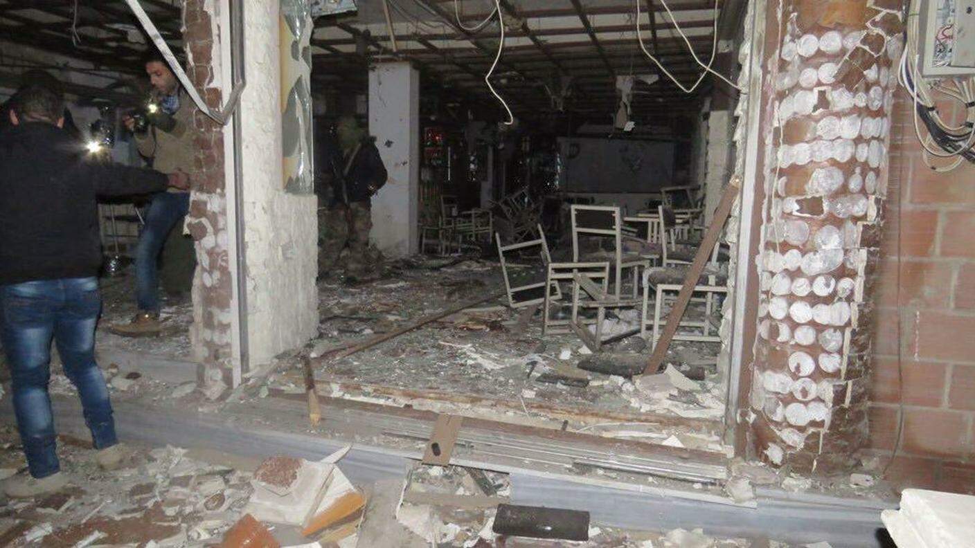 Quel che resta di un ristorante dopo l'esplosione