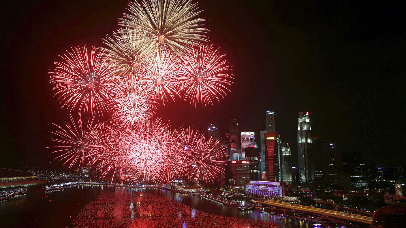Fuochi d'artificio sopra Marina Bay, Singapore