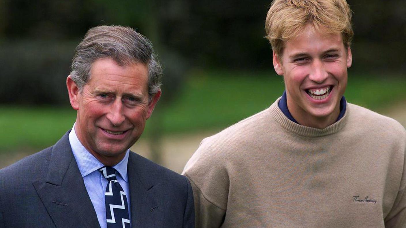 William e il padre nel 2000, quando concluse gli studi ad Eton
