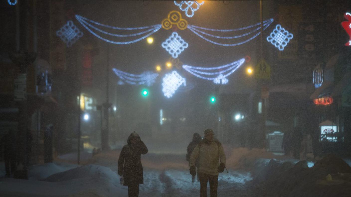 New York bloccata da oltre mezzo metro di neve