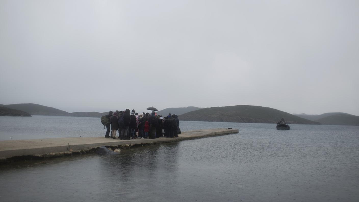Gennaio 2016, gruppo di migranti sull'isola deserta di Pasas 