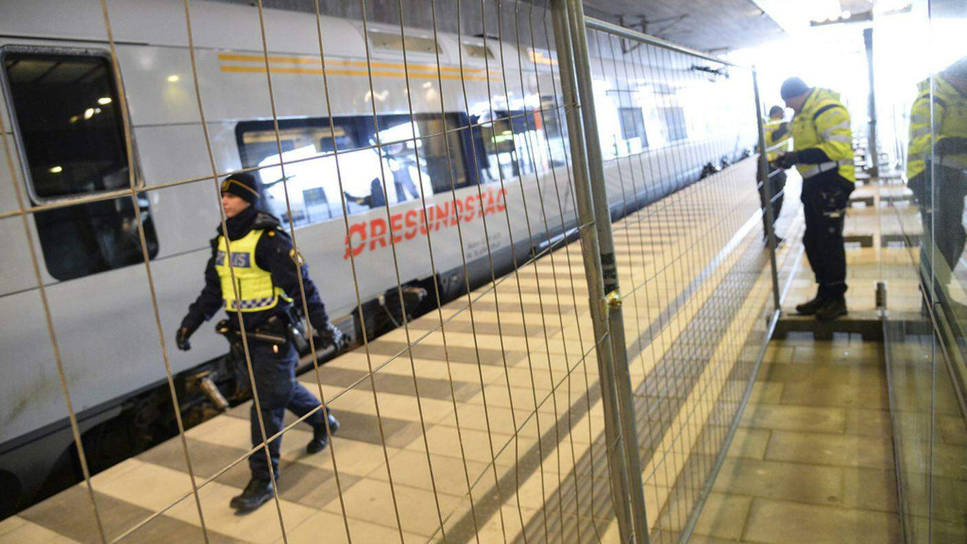 Stazioni svedesi blindate per controllare i flussi migratori