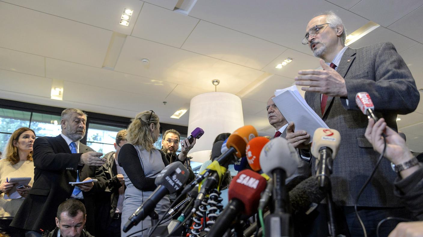 Bashar Jaafari durante la conferenza stampa