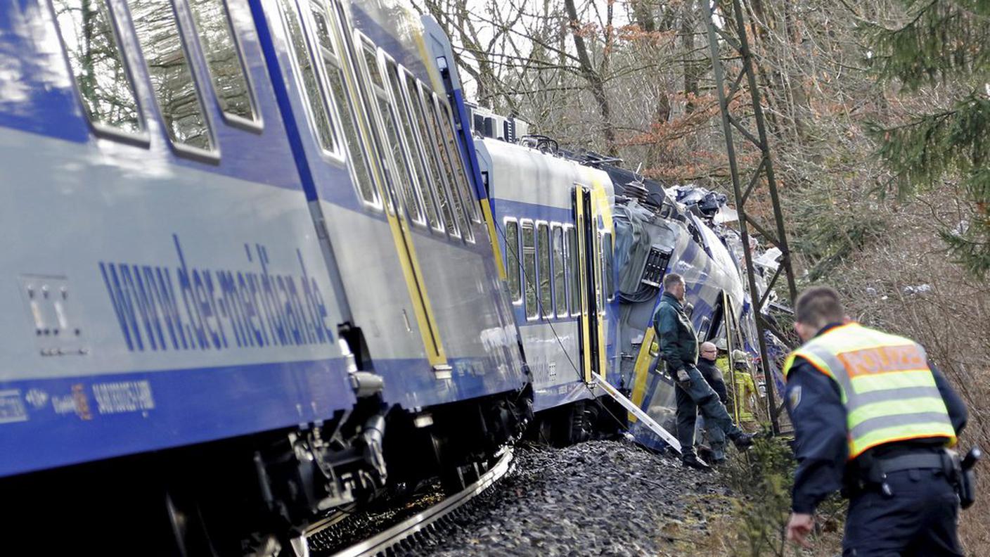 Due treni regionali coinvolti