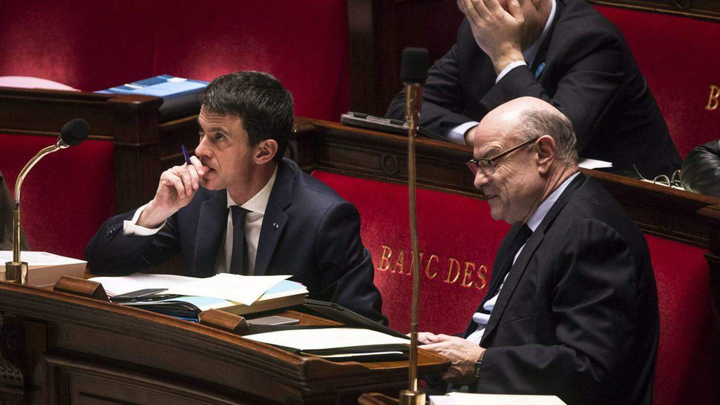 Manuel Valls, prima della decisione approvata a larga maggioranza 