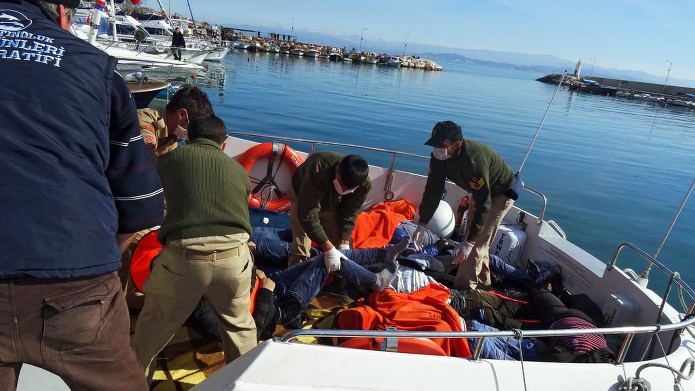 Migranti, chiesto l'intervento della NATO