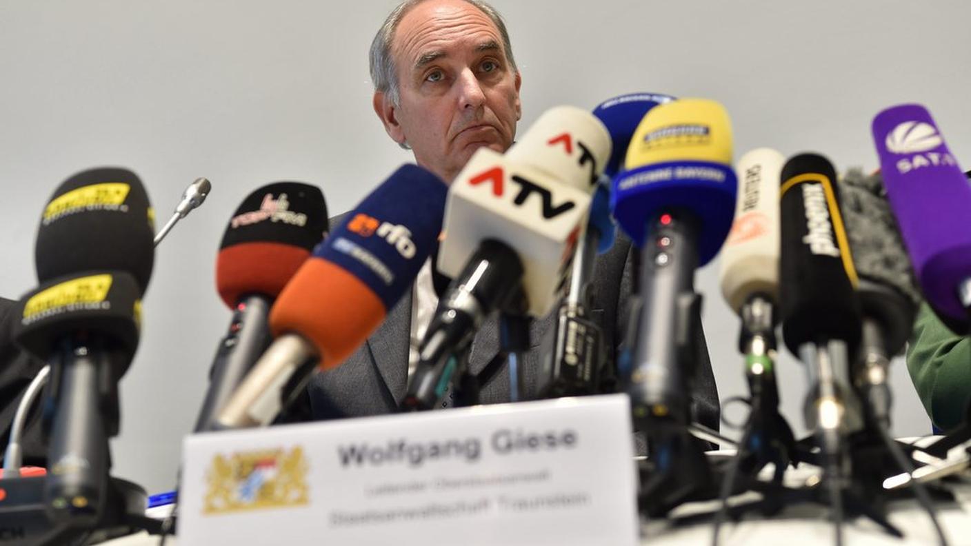 Il procuratore competente informa i mass media