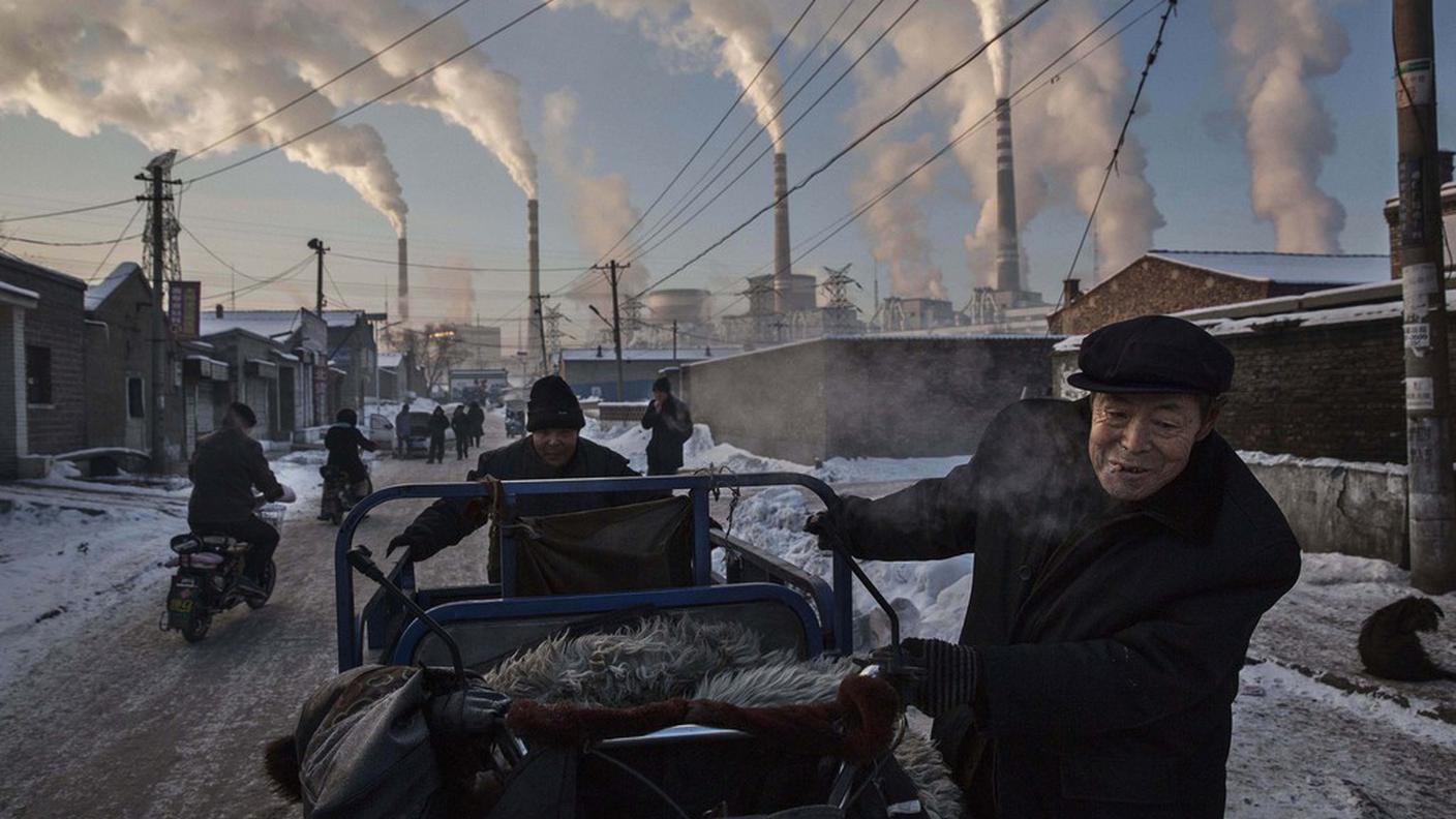 La dipendenza della Cina dal carbone. Kevin Frayer, primo premio nella categoria Vita quotidiana