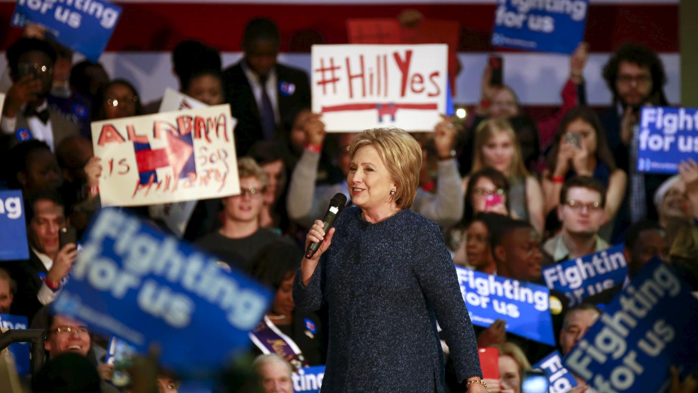 Hillary Clinton tra i suoi sostenitori