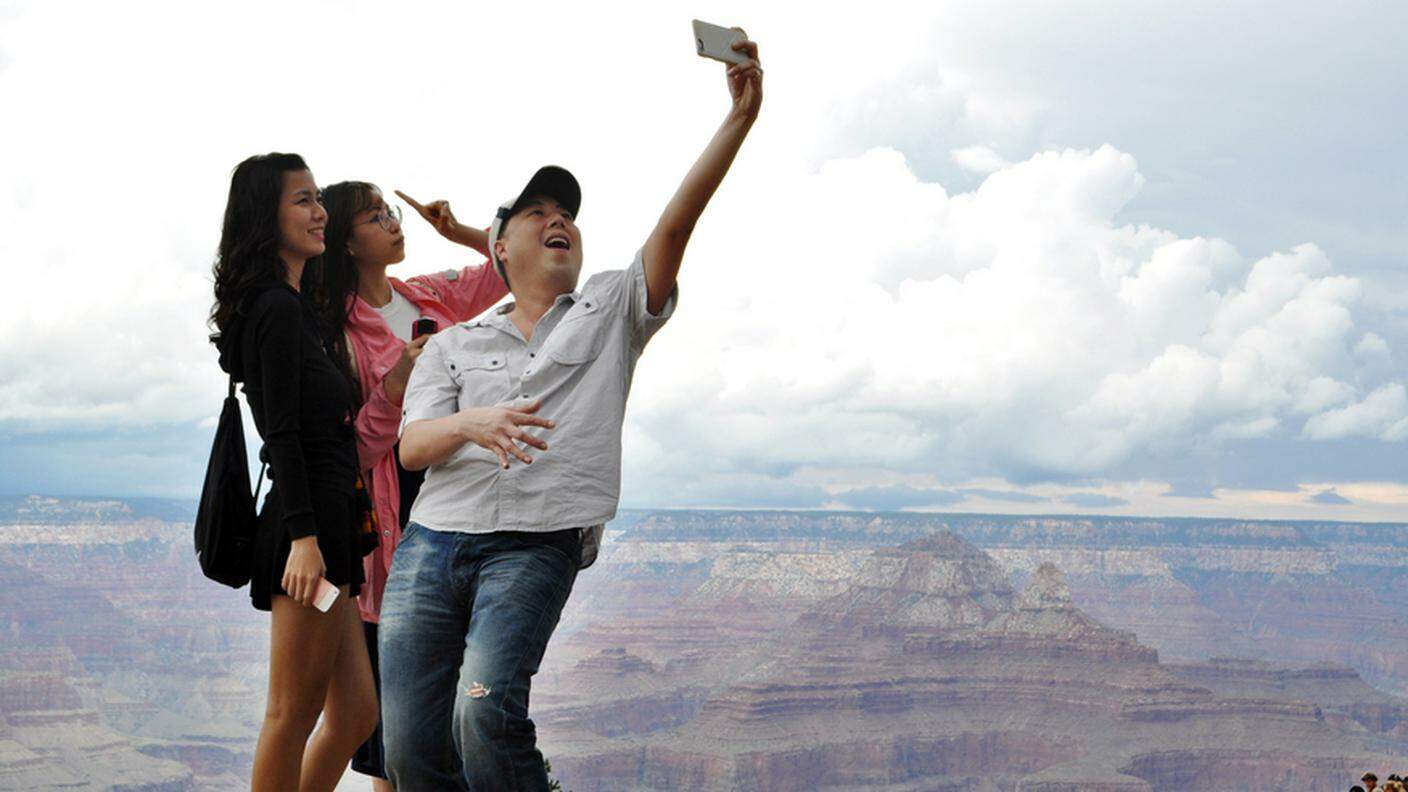 Un selfie pericoloso a picco sul Grand Canyon (archivio)
