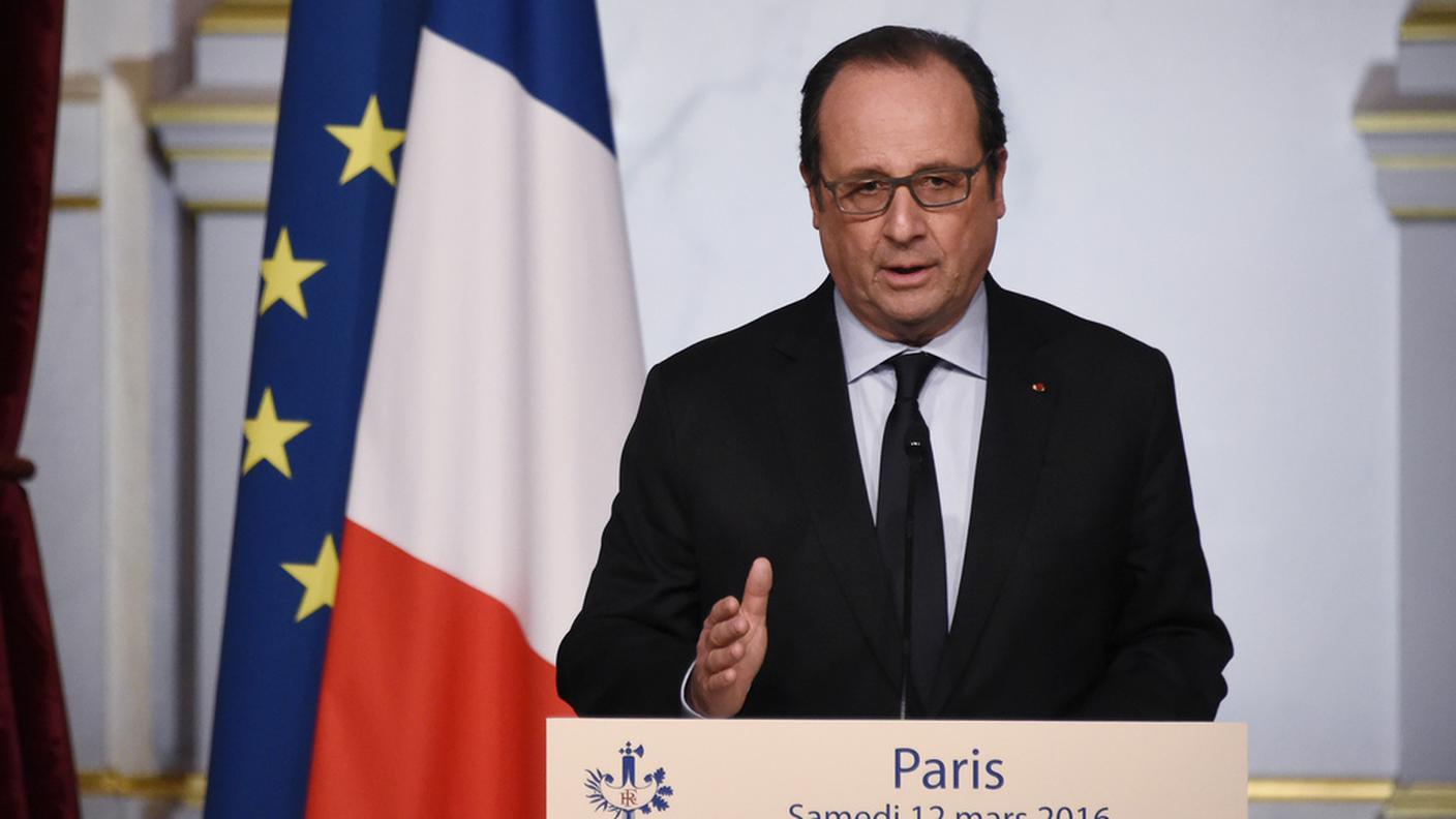 Hollande ha detto che oggi serve un' Europa molto più politica