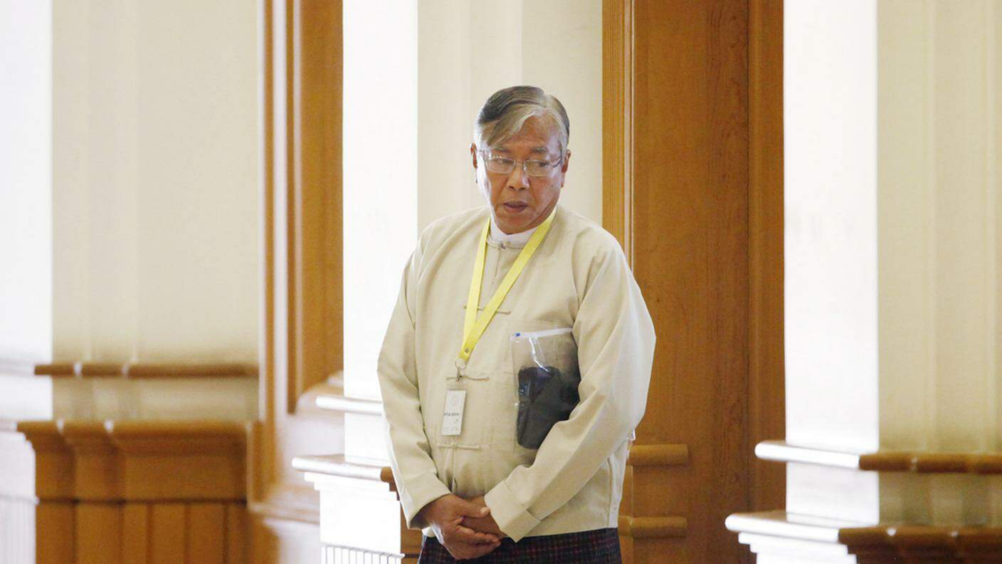 Htin Kyaw, primo presidente non militare eletto democraticamente