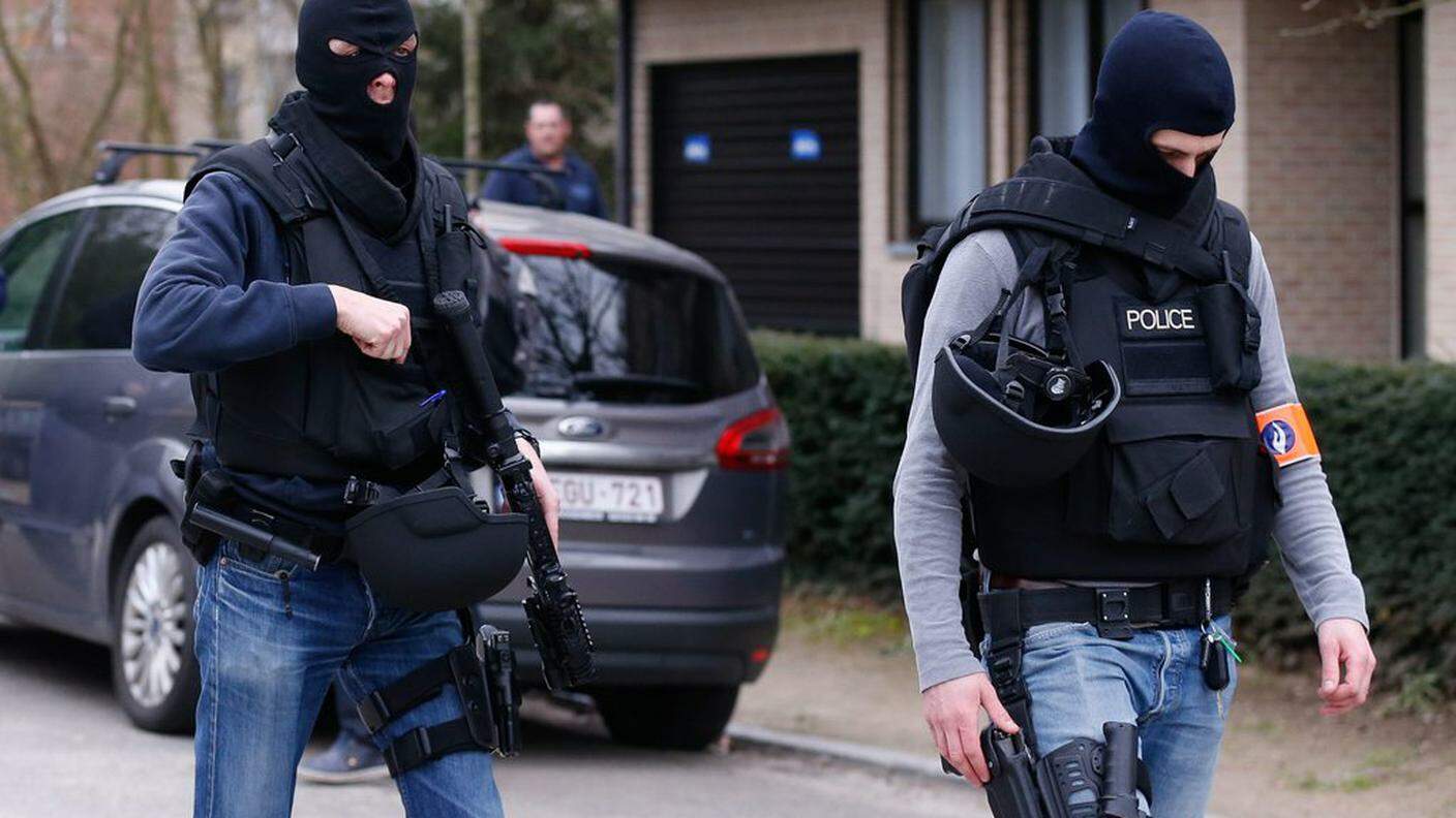 Operazione anti terrorismo nel quartiere di Forest a Bruxelles
