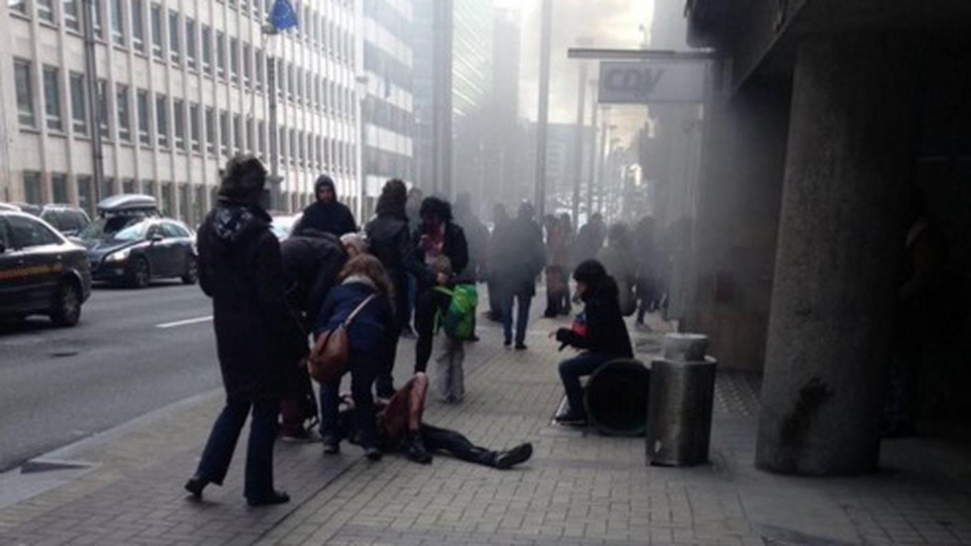 Prime immagini dalla fermata della metro di Maalbeek