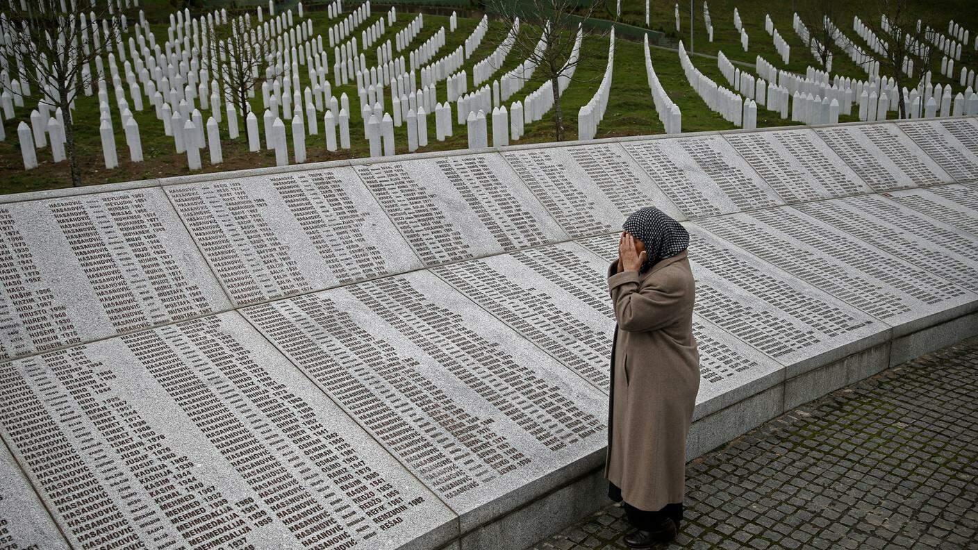 Il Memoriale per le vittime di Srebrenica a Potocari, a pochi chilometri da dove ha avuto luogo il massacro 