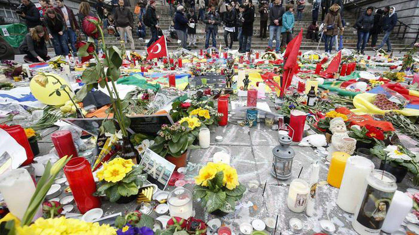 Bruxelles: la veglia a memoriale della Bourse