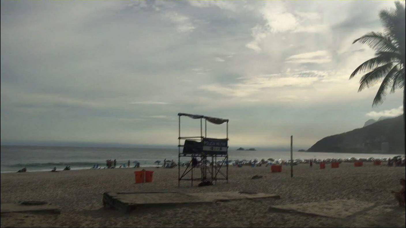La postazione della polizia, sulla spiaggia di Rio esiste, ma in settimana è sempre vuota