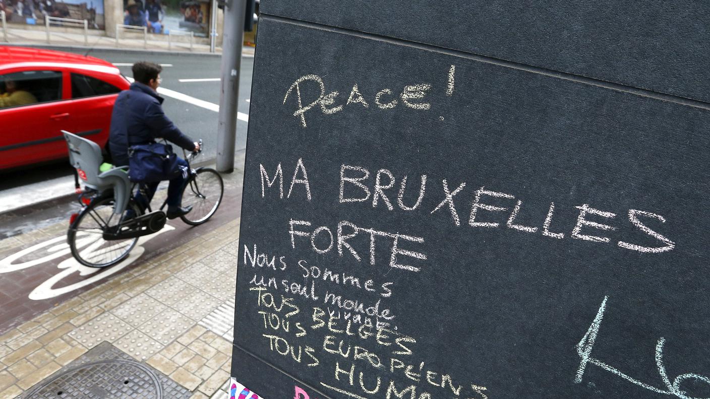 Bruxelles, all'esterno della stazione della metro di Maelbeek