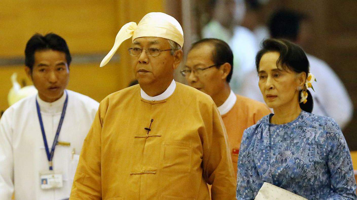 Htin Kyaw e Aung San Suu Kyi sono arrivati insieme
