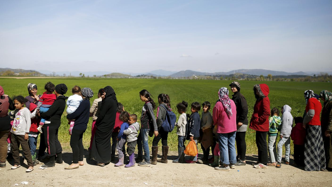 In coda per mangiare a Idomeni sul confine greco-macedone