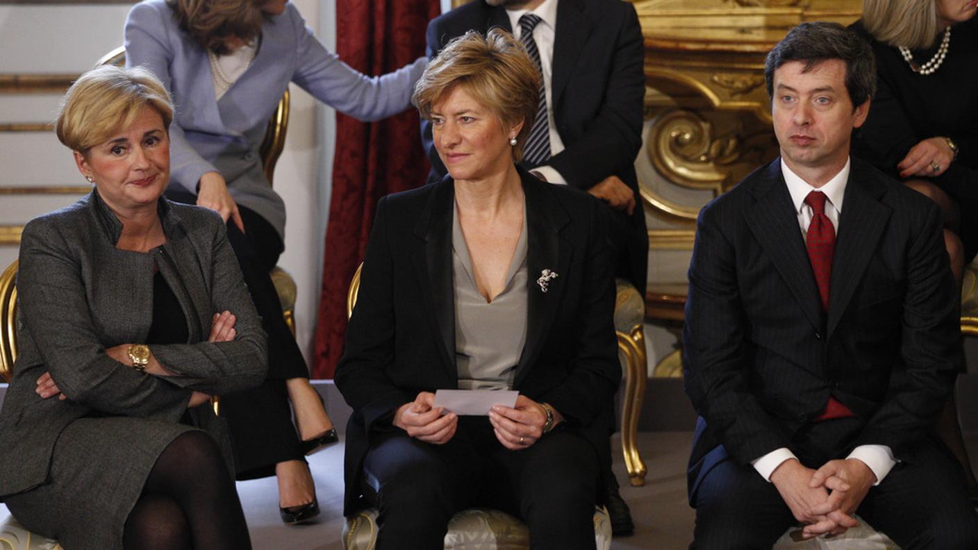 La ministra Guidi, a sinistra, lascia l'incarico di Governo