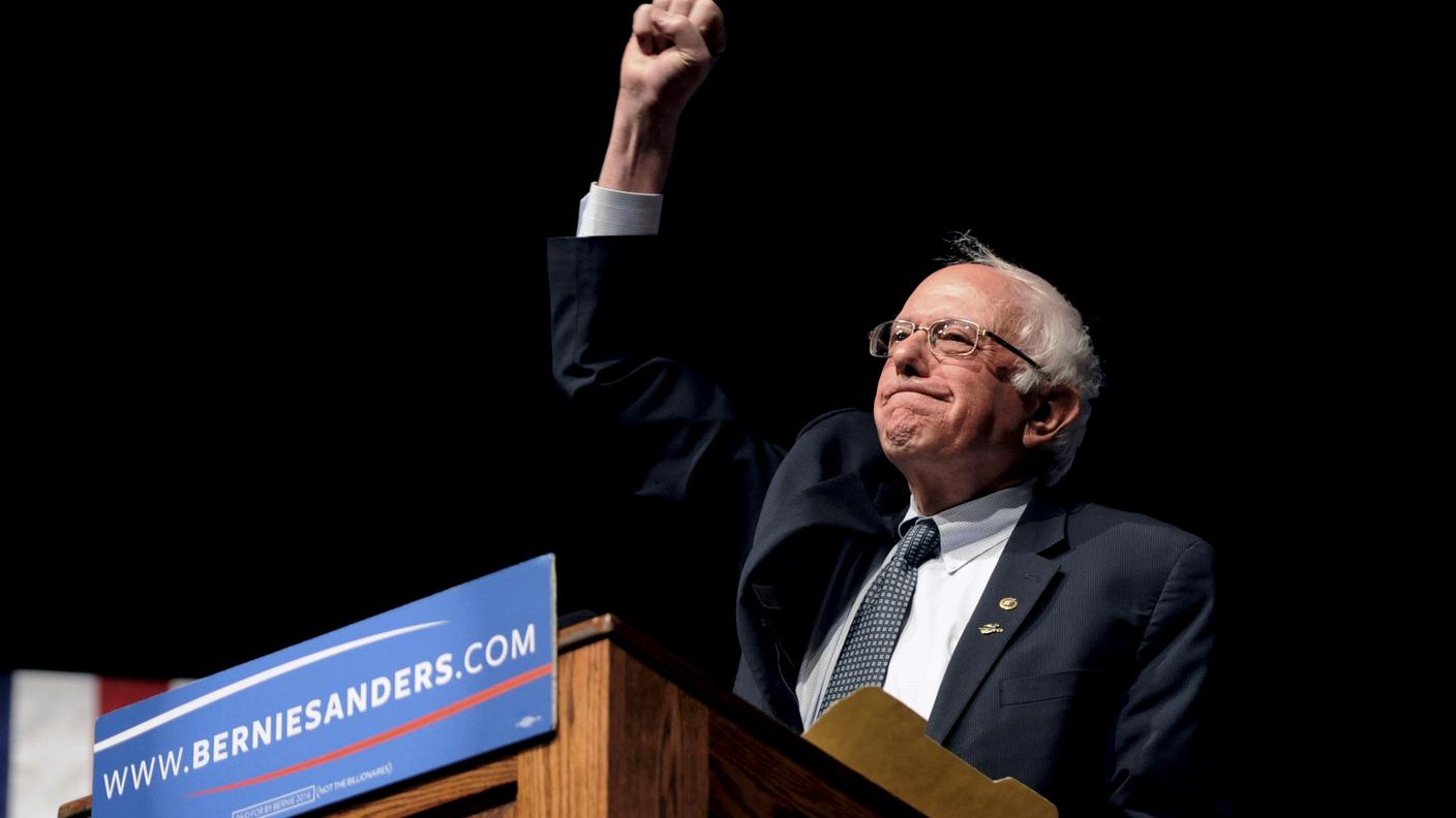 Bernie Sanders festeggia a Laramie