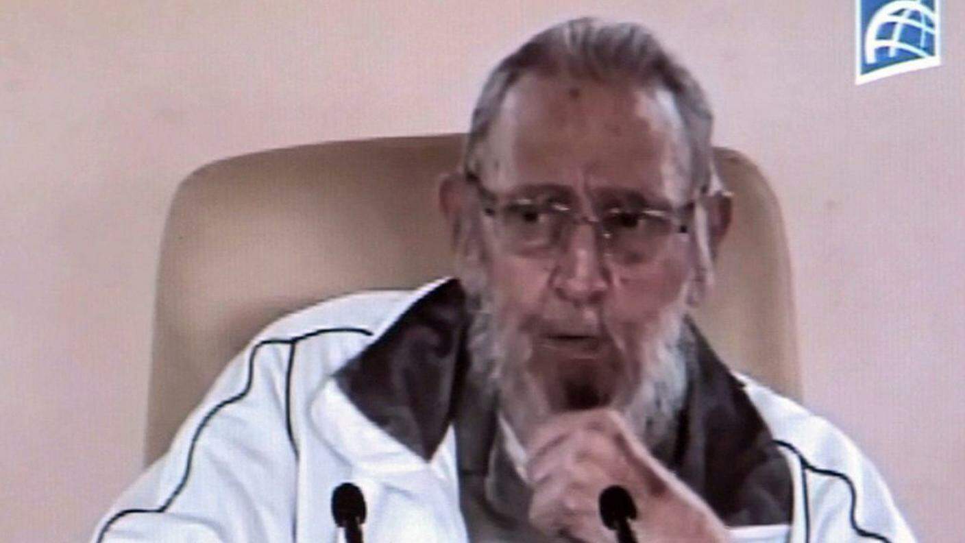 Fidel riappare in televisione e parla di istruzione
