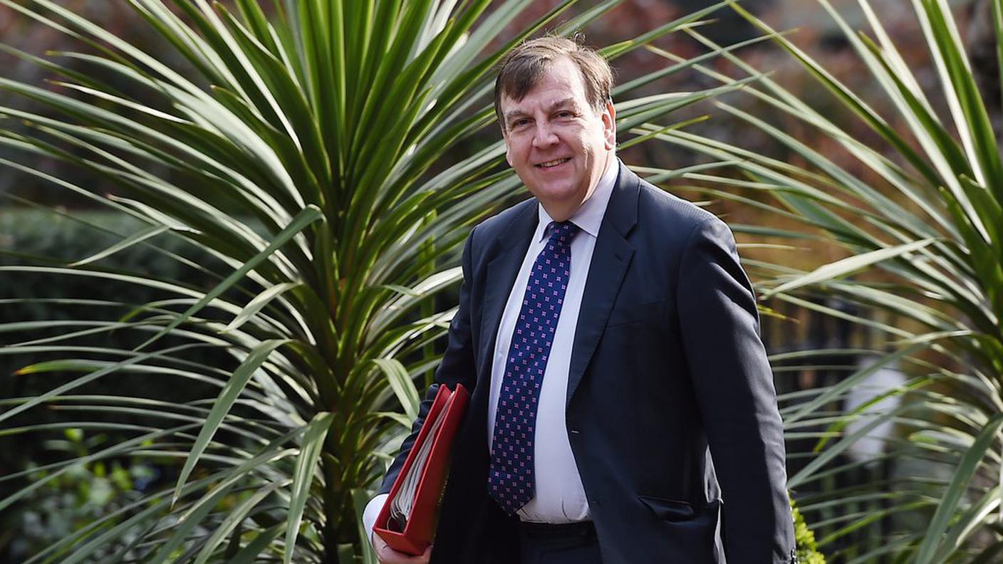 Il ministro britannico ancora nell'occhio del ciclone