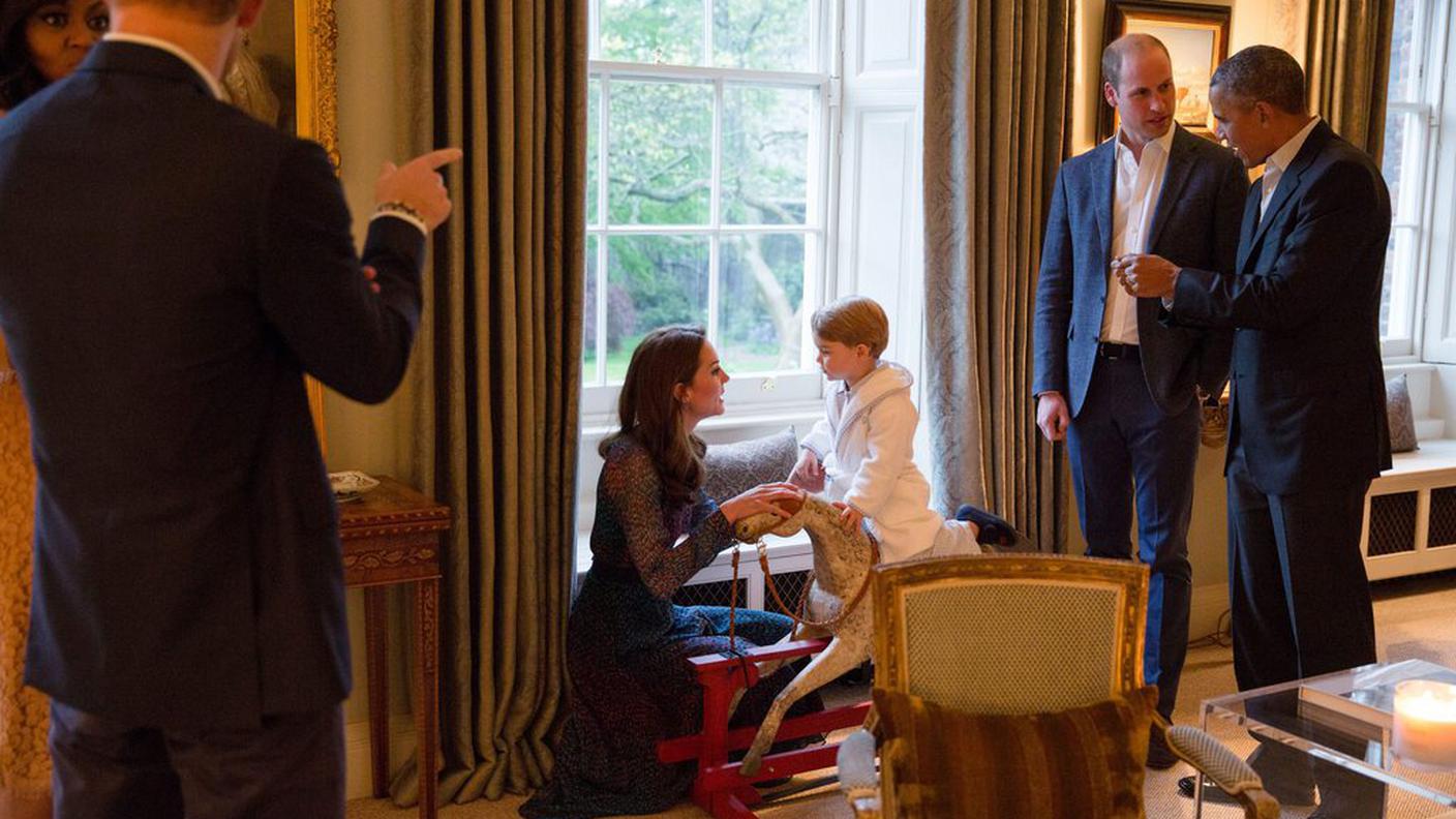 Piccoli reali crescono: quadretto familiare principesco con presidente e first lady