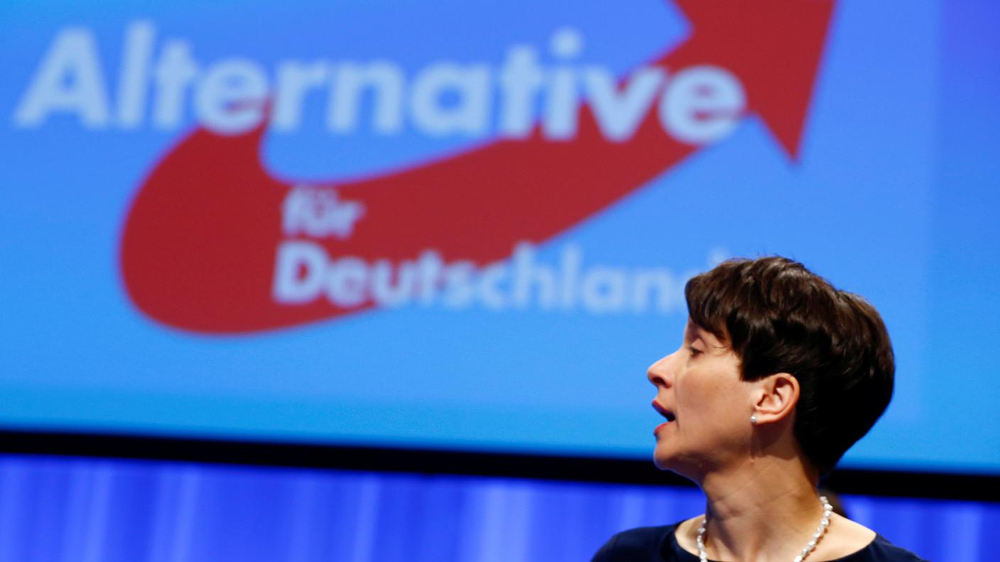Il movimento di Frauke Petry ha elaborato un programma anti-islamista