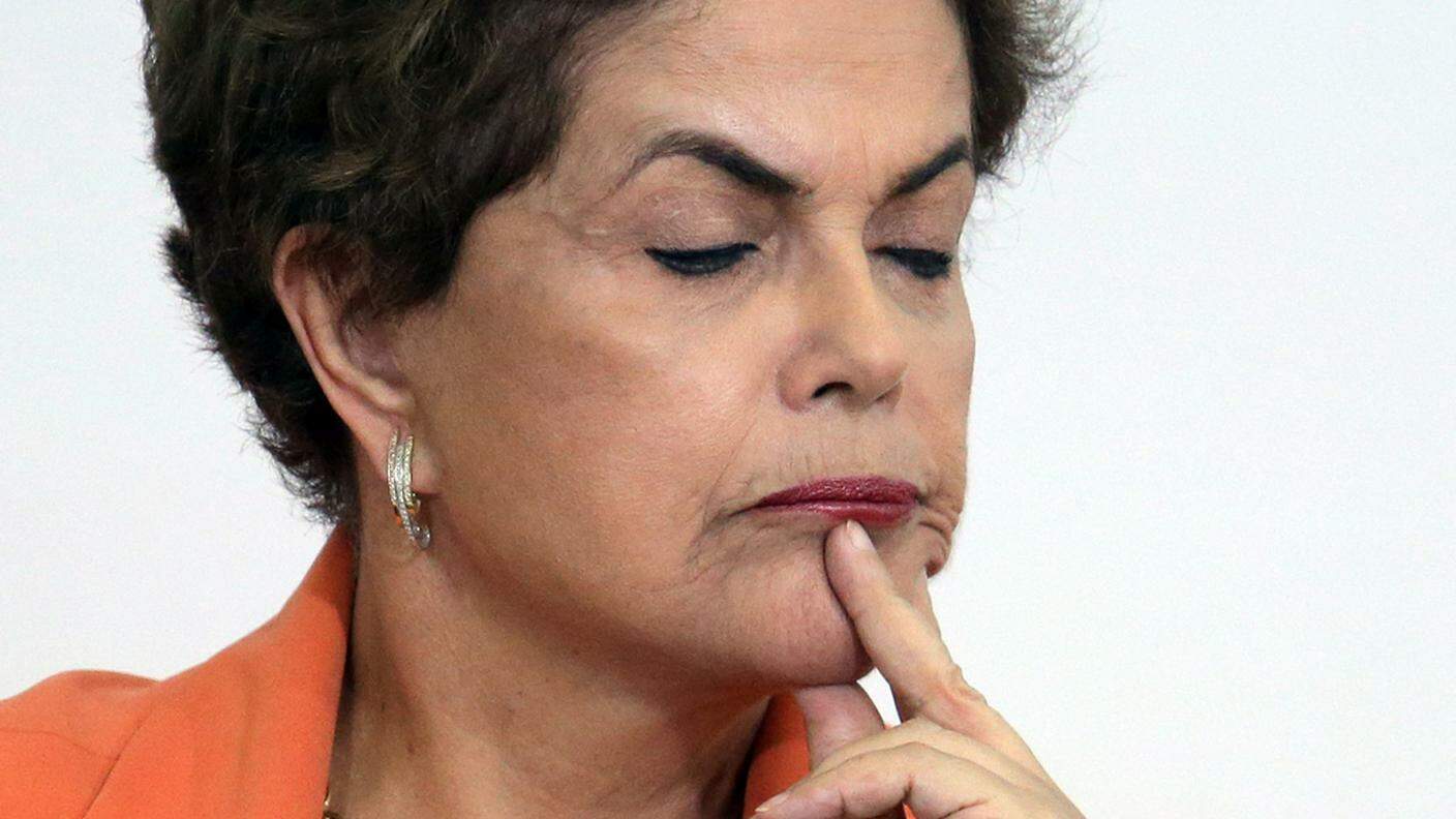 Avanza la procedura di impeachment della presidente brasiliana