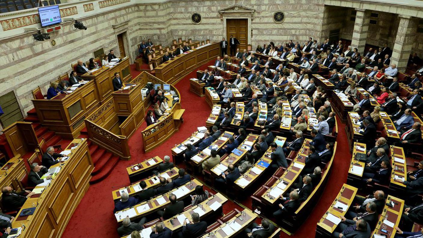 L'assemblea durante l'intervento del premier Tsipras