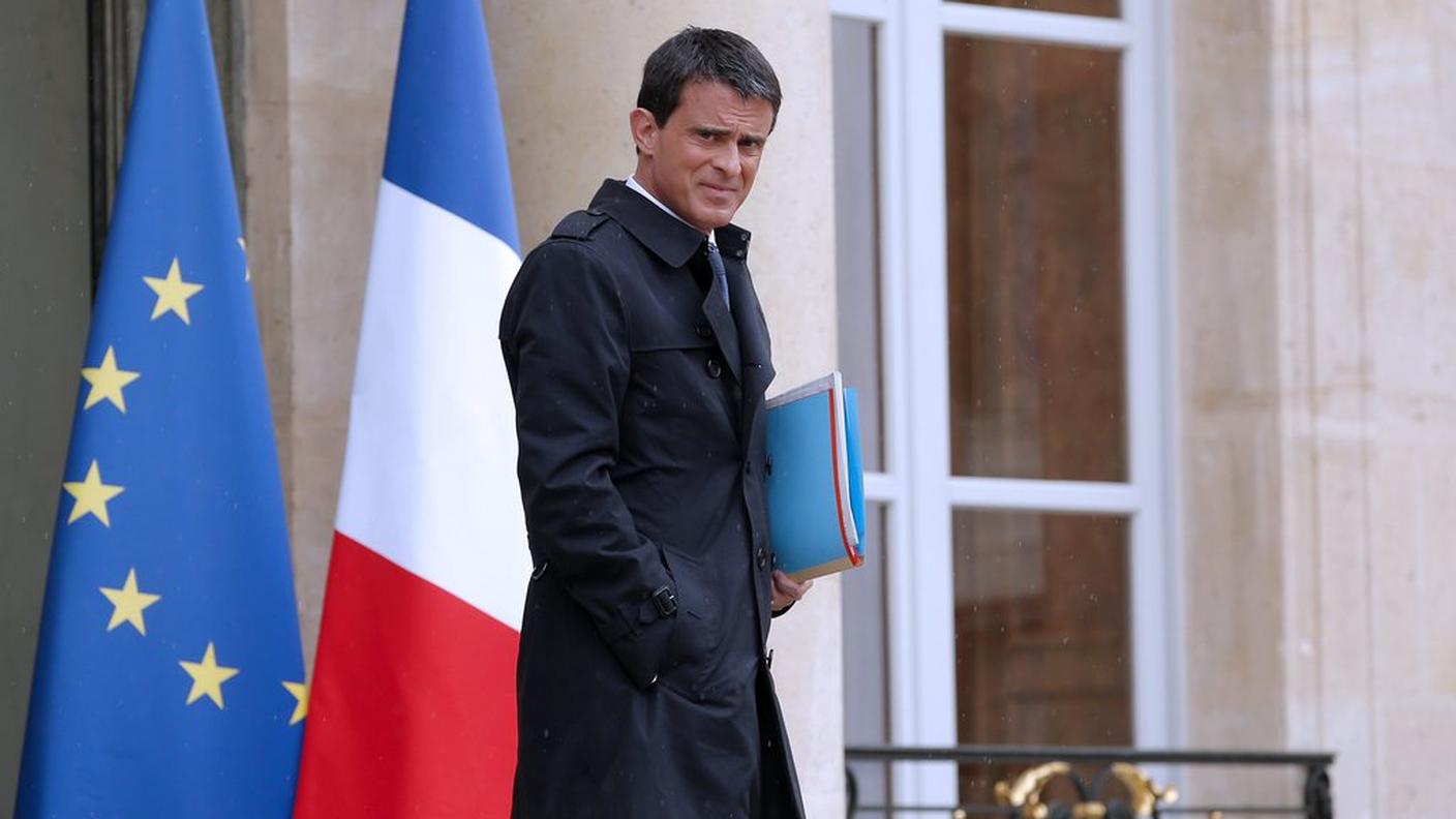 "La riforma deve essere realizzata perché il paese deve andare avanti", ha detto Valls