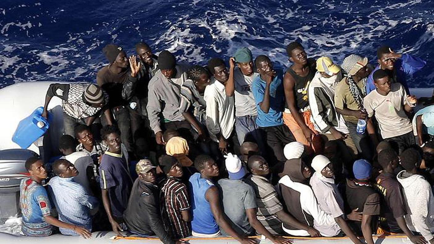 Migranti: Frontex, gli arrivi in Italia superano quelli della Grecia