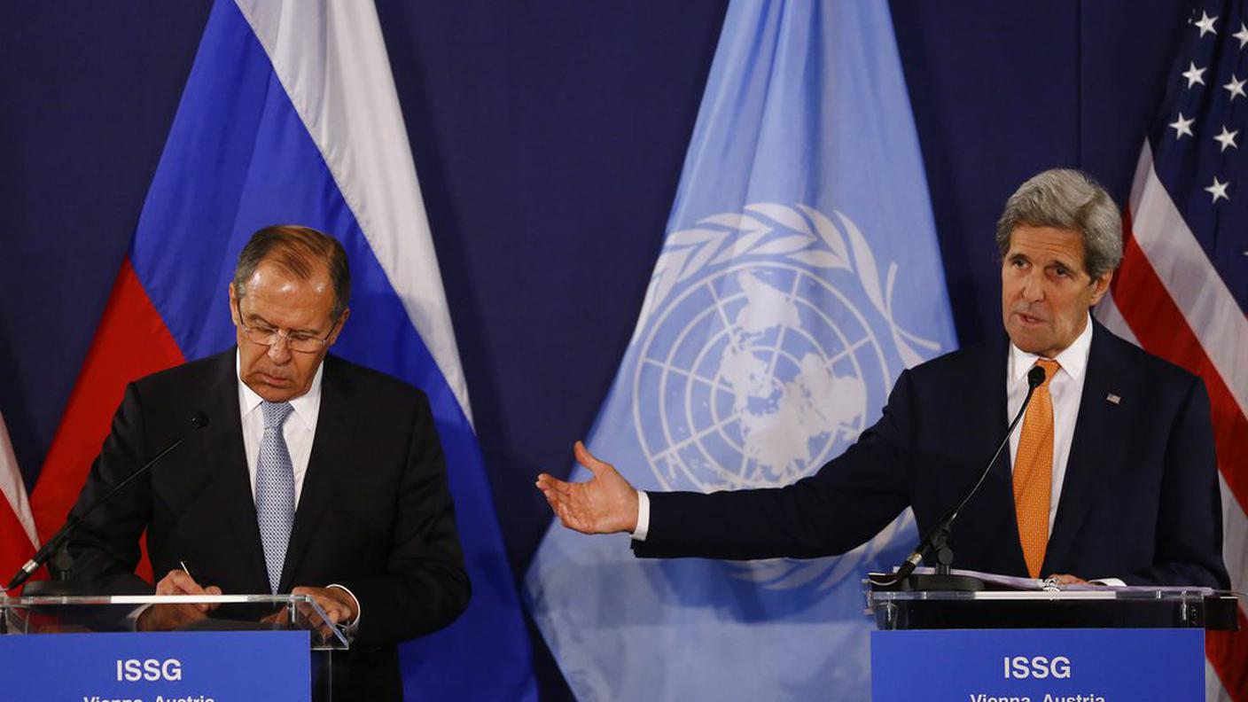Serghei Lavrov (s) e John Lerry (d)