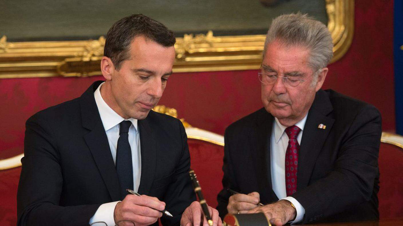 Il socialdemocratico Christian Kern con l'attuale presidente Heinz Fischer, il cui successore sarà eletto domenica